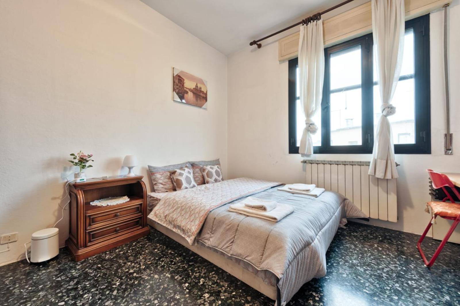 Easy Old Apartment Venice