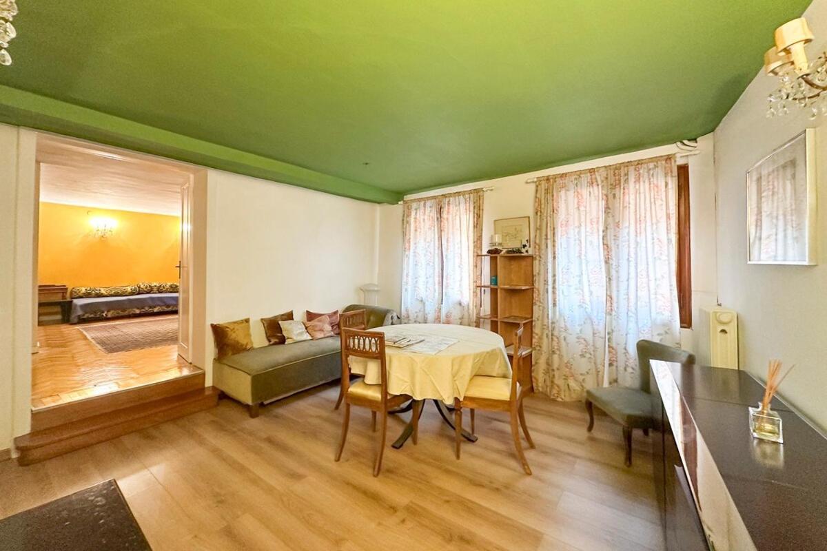 Nel Centro Di Apartamento *