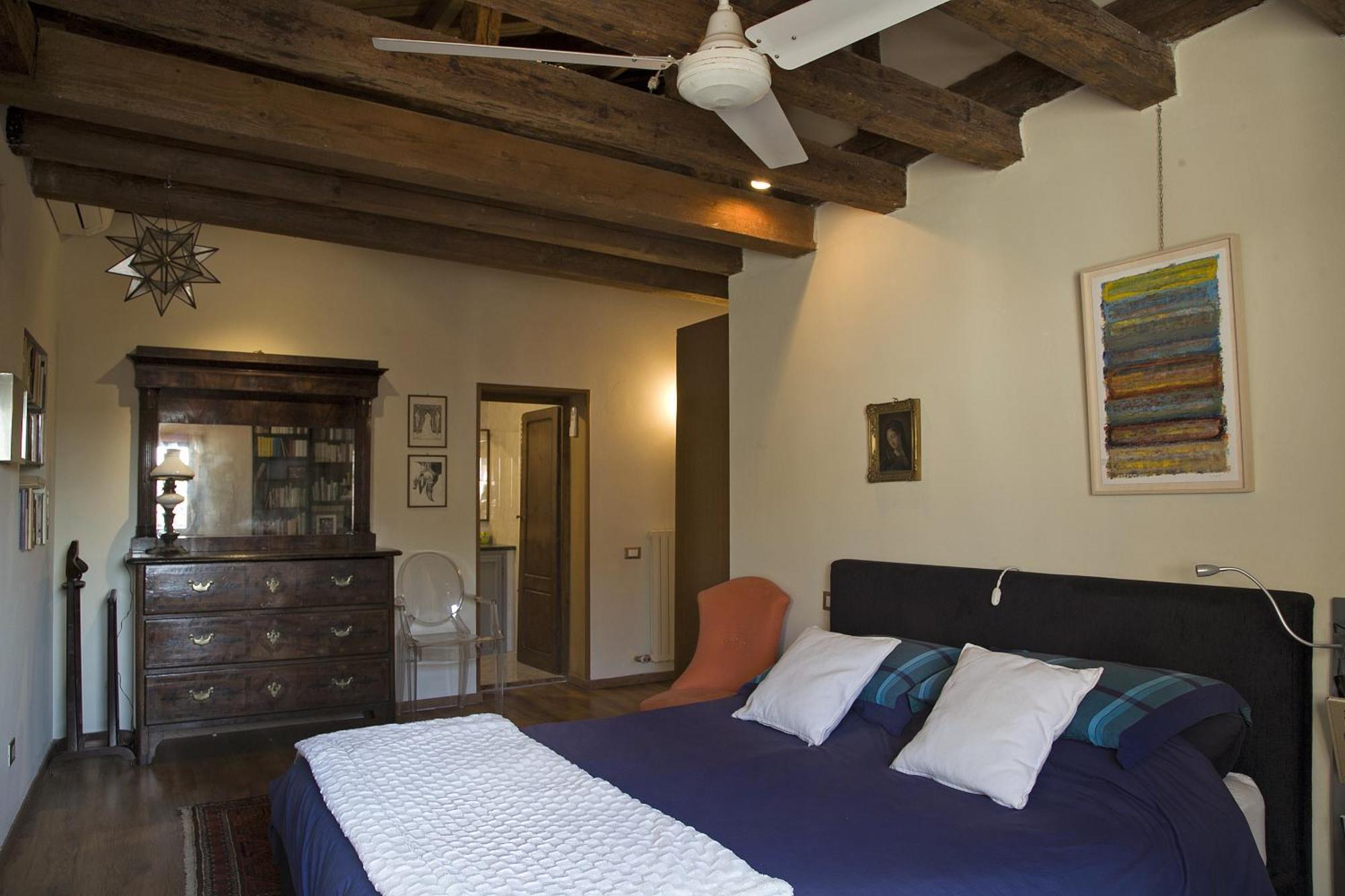 Real Venetian Apartment, 300 M From Rialto Bridge, 100 Sqm
