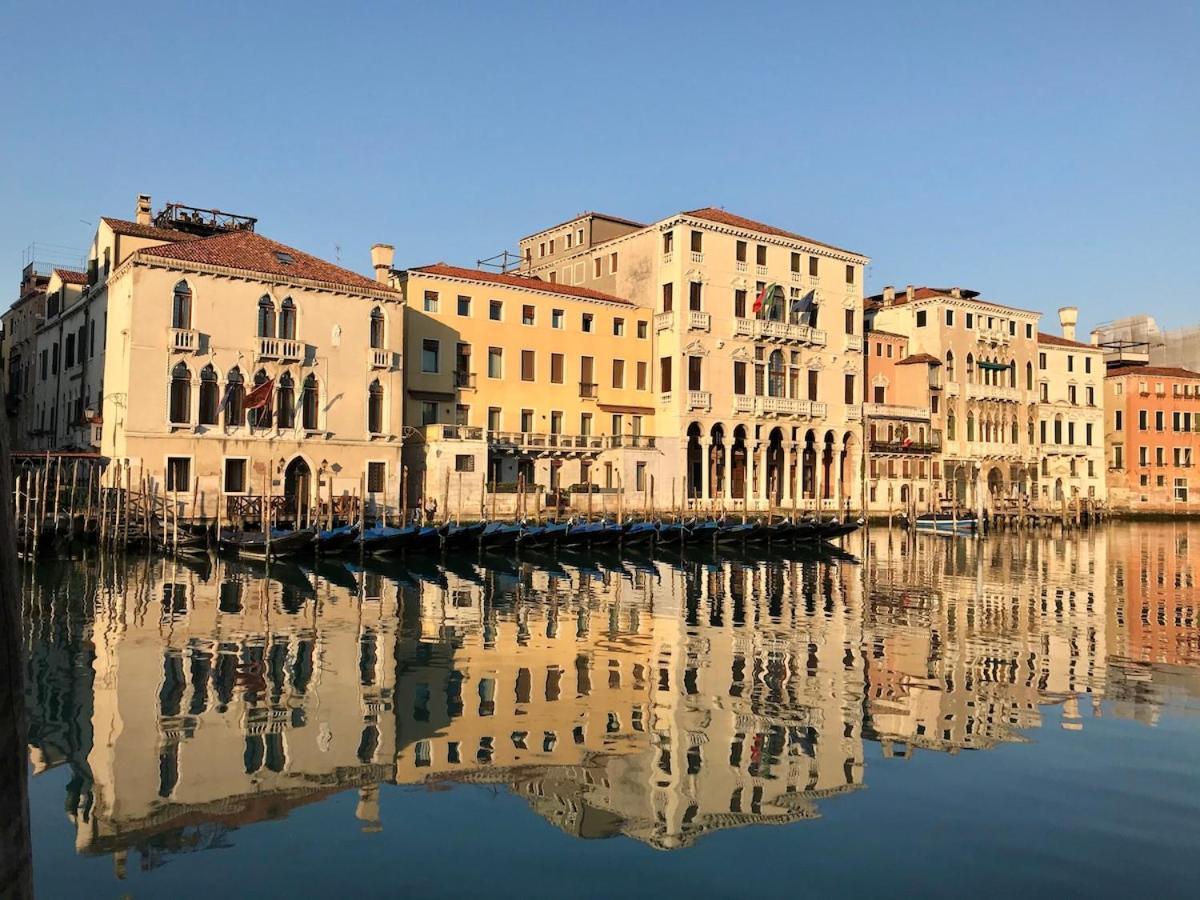Real Venetian Apartment, 300 M From Rialto Bridge, 100 Sqm *