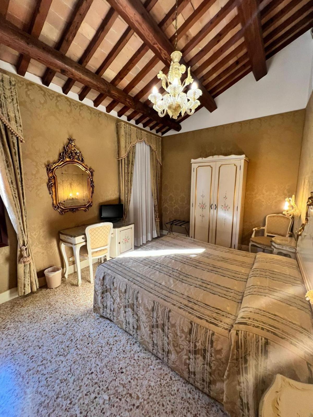 Hotel Ca' Dogaressa 3*