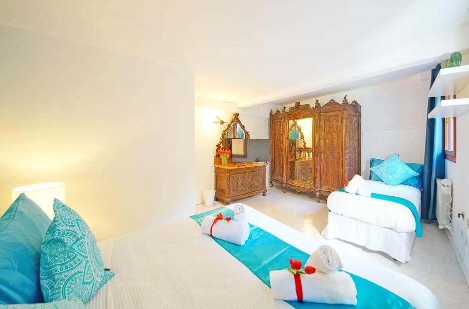 Apartment In ! On Whtsapp ! Check The Number From The Photos! Lovely Venice