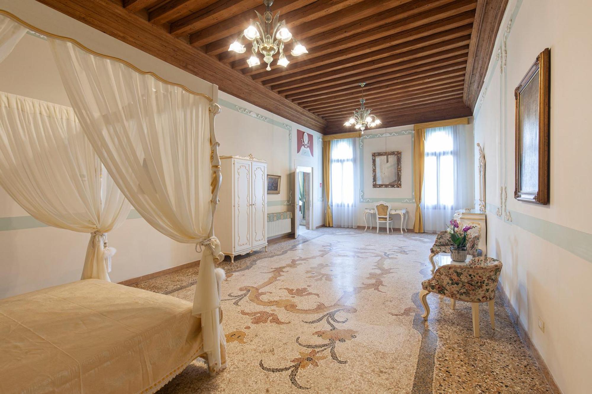 Luxury Pesaro Papafava * Venice