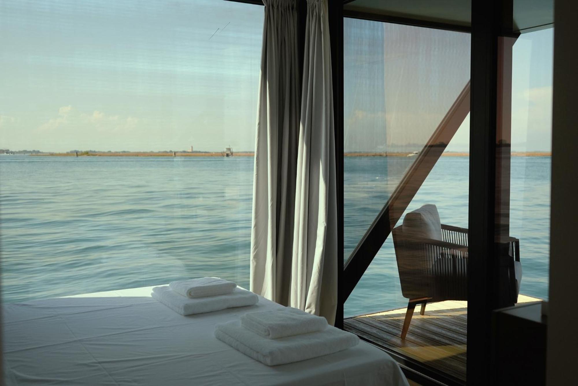 Aqva The Exclusive Water Loft In Botel Venice