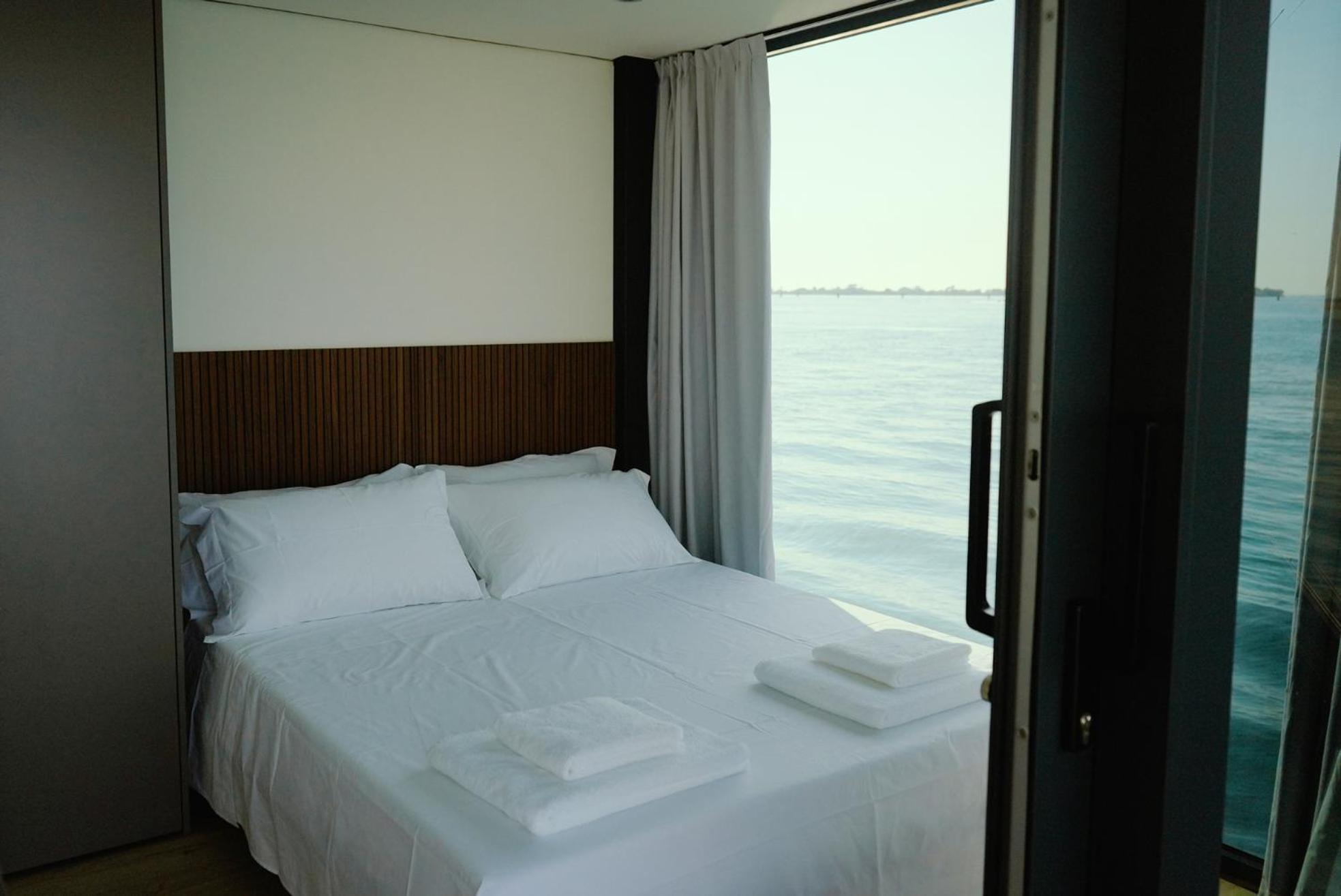 Botel Aqva The Exclusive Water Loft In Venice