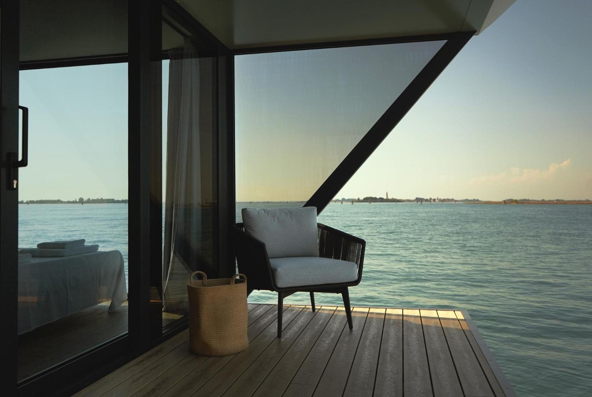 Aqva The Exclusive Water Loft In Venice