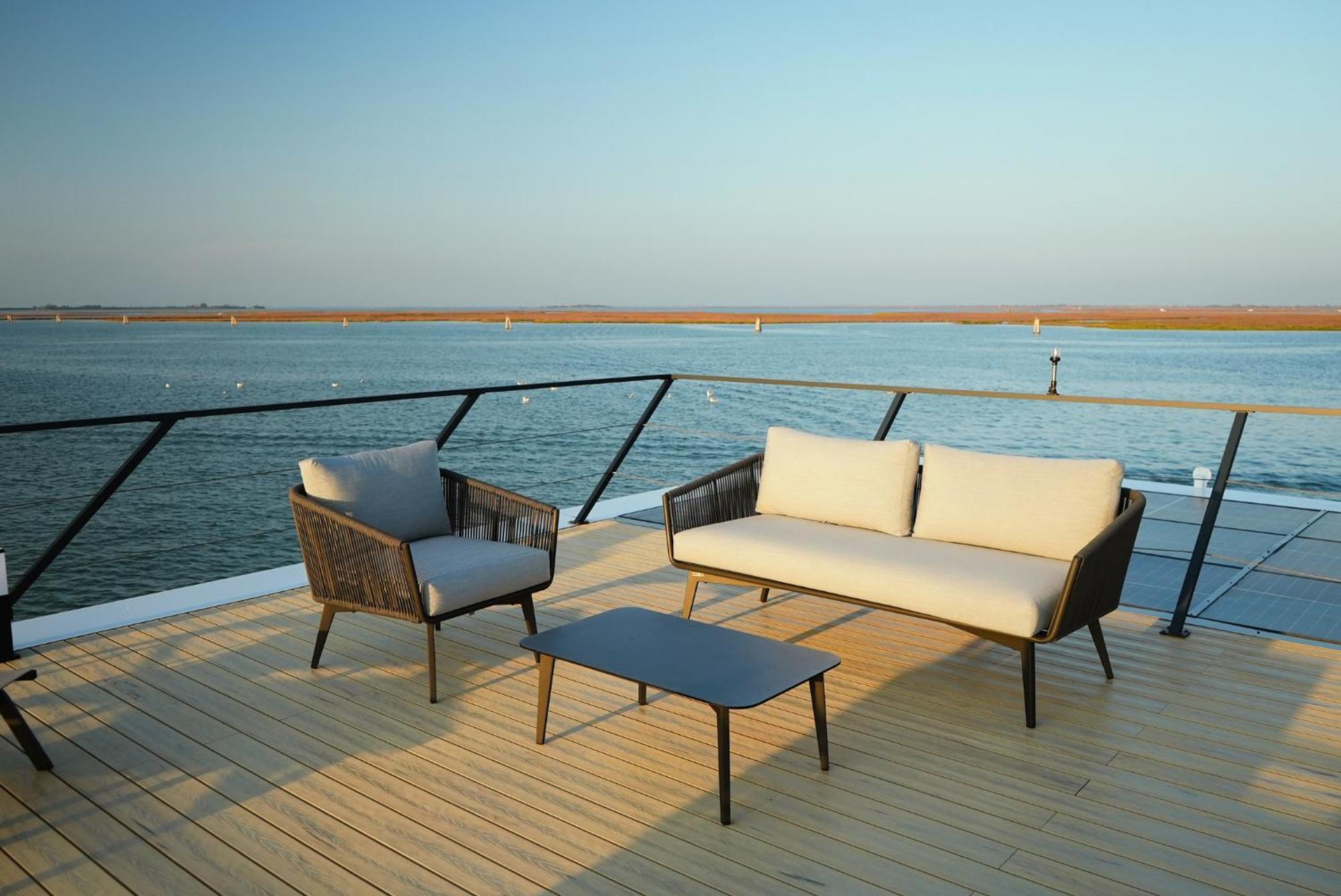 Aqva The Exclusive Water Loft In Botel Venice
