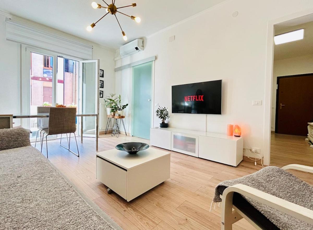 10 Min To Modern & Cozy Apartment *