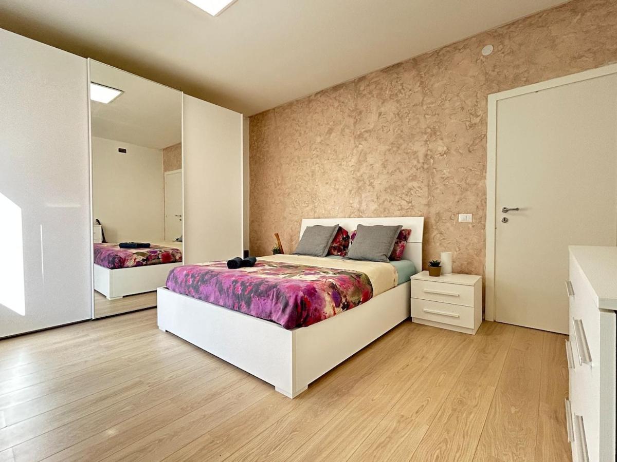 Apartment 10 Min To Modern & Cozy