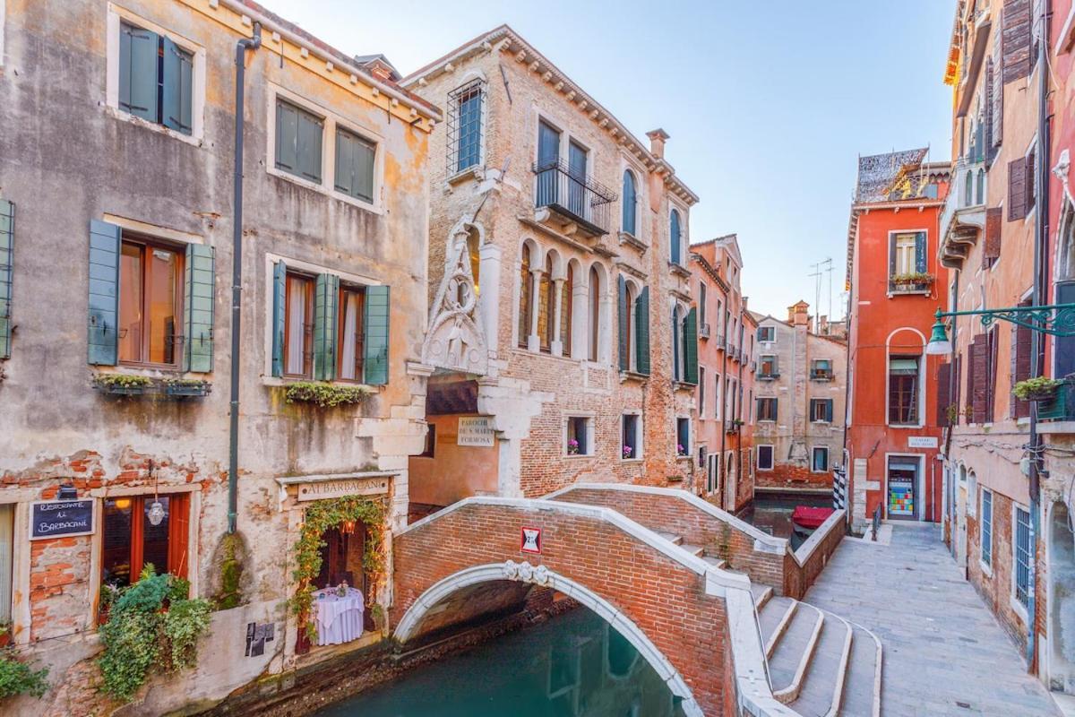Canal View San Marco Rialto - Dogaressa Palace 1872 * Venice