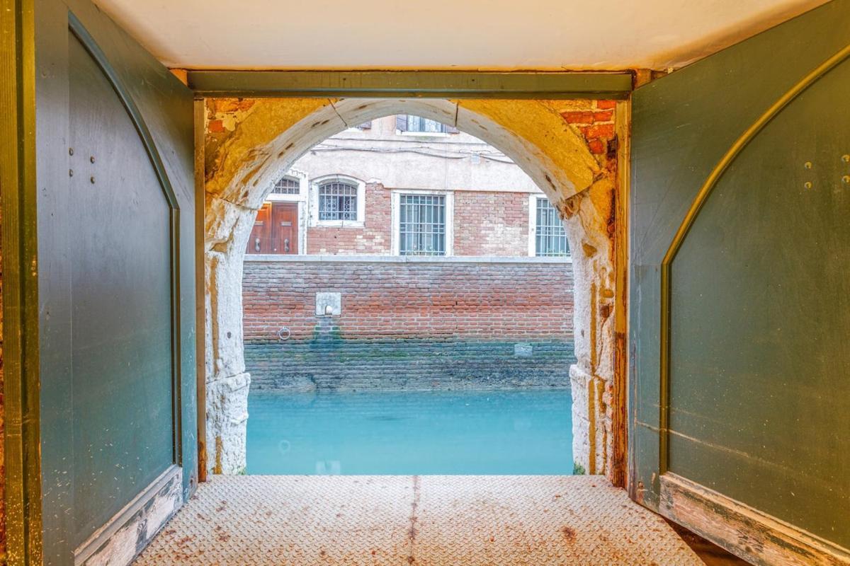 Canal View San Marco Rialto - Dogaressa Palace 1872 * Venice