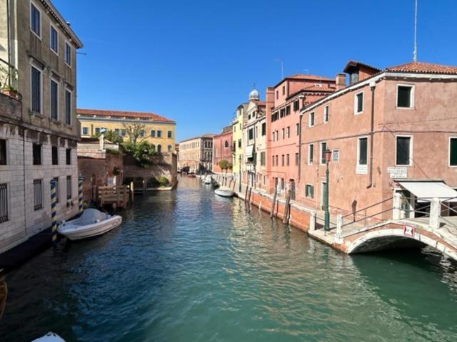 Homes & Holidays * Venice