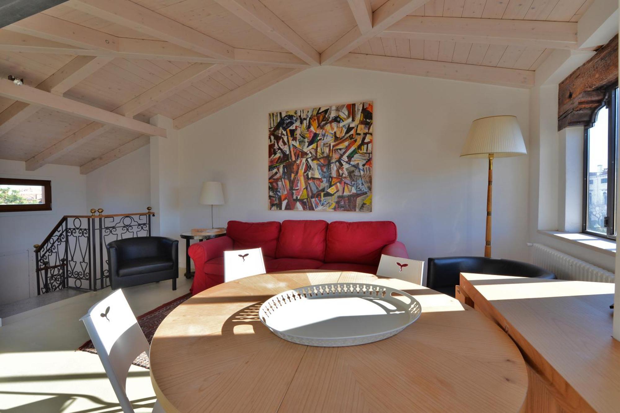 Homes & Holidays