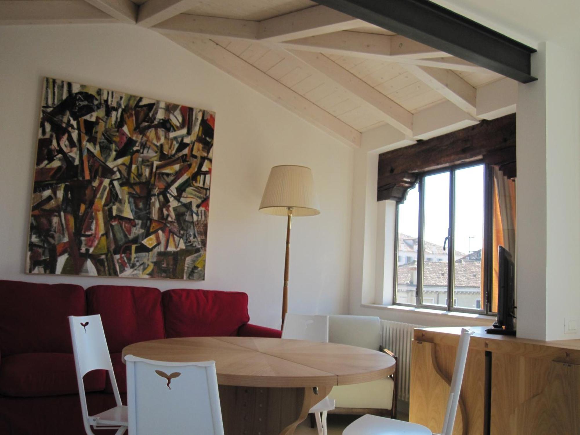 Homes & Holidays Apartment