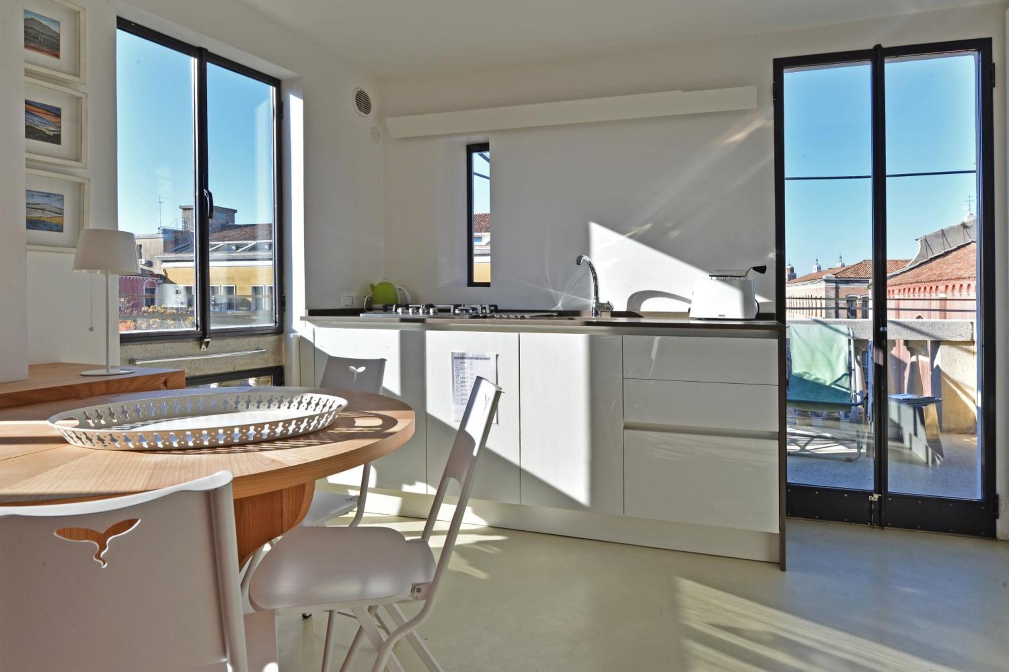 Homes & Holidays Apartment *