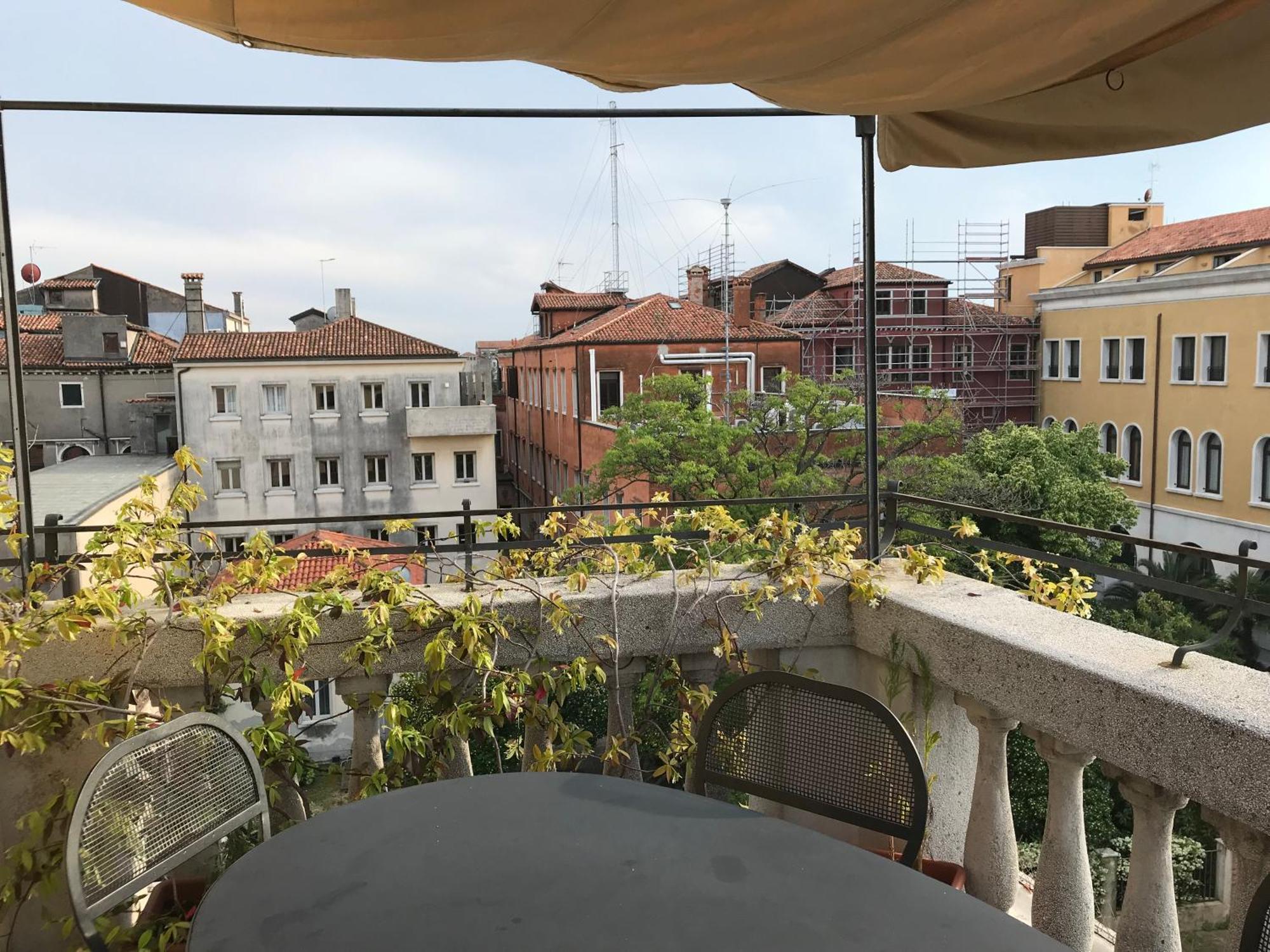 Homes & Holidays Apartment