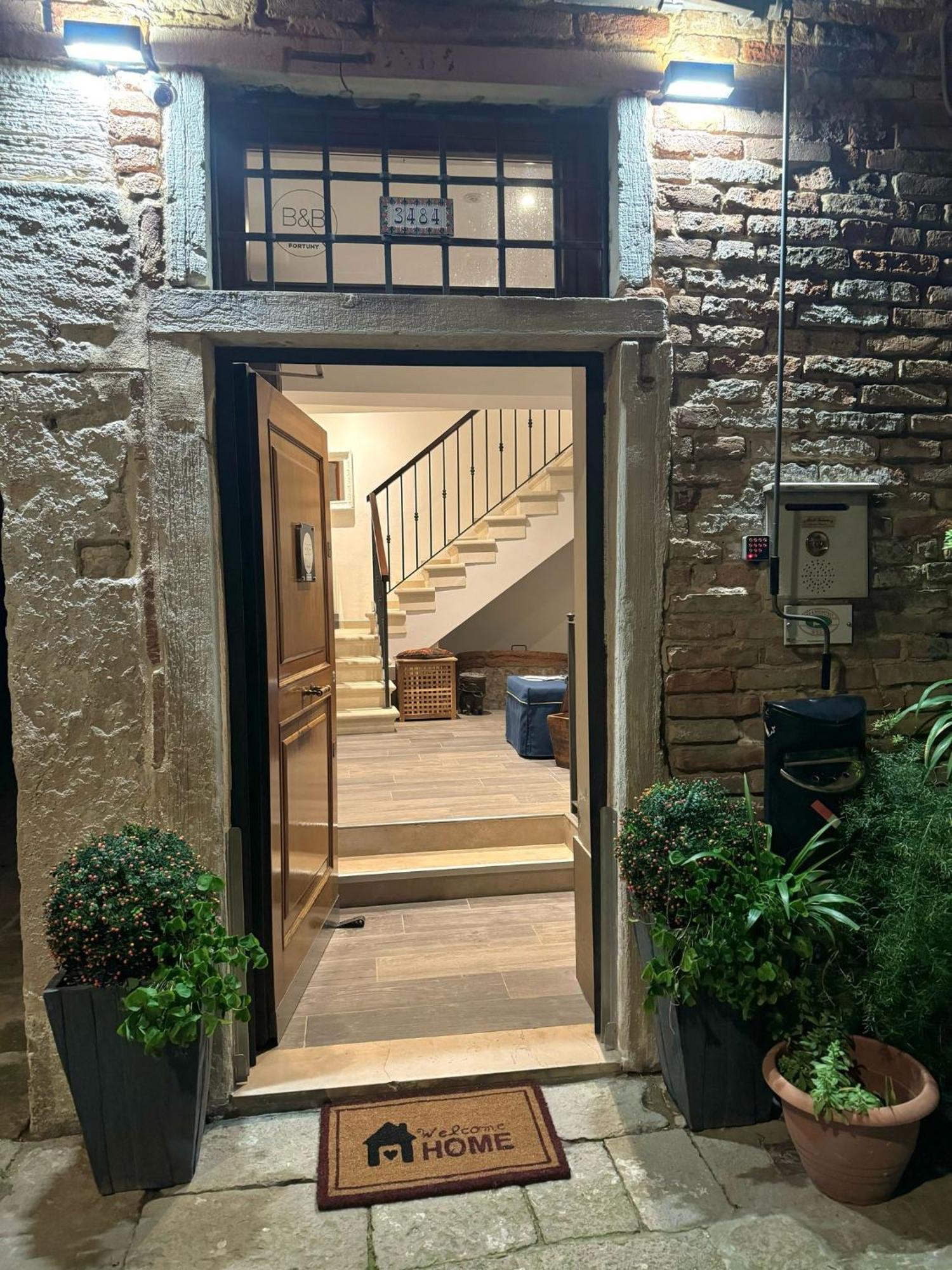 Fortuny Bed & Breakfast