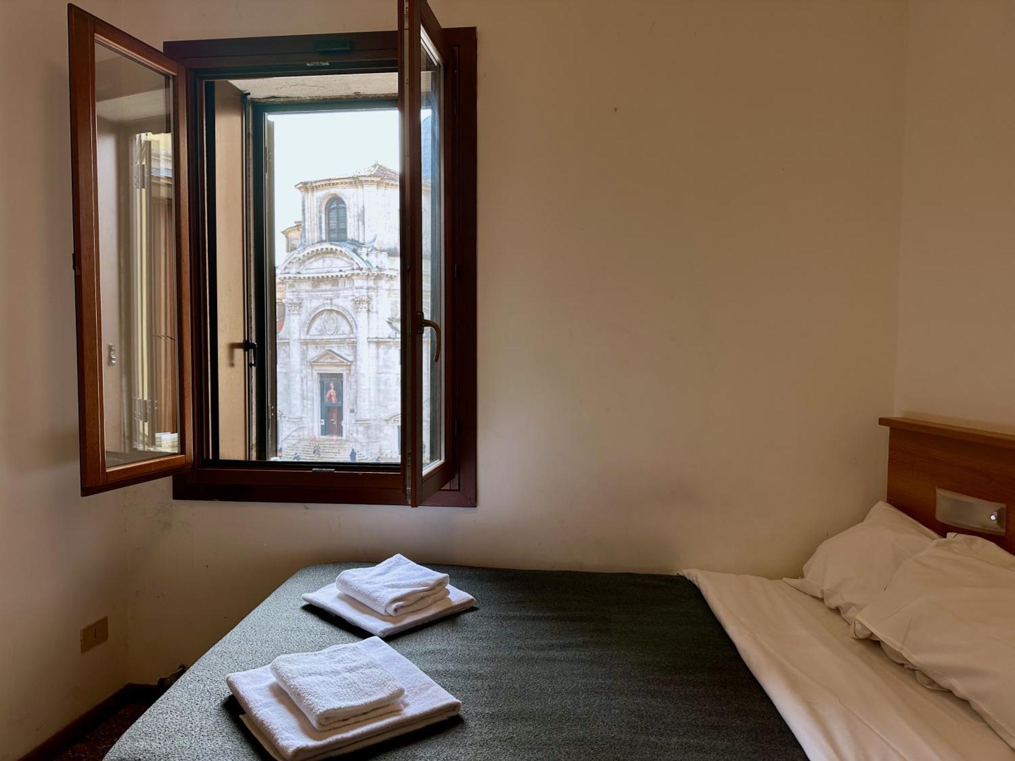 Apartment Geremia 1 *