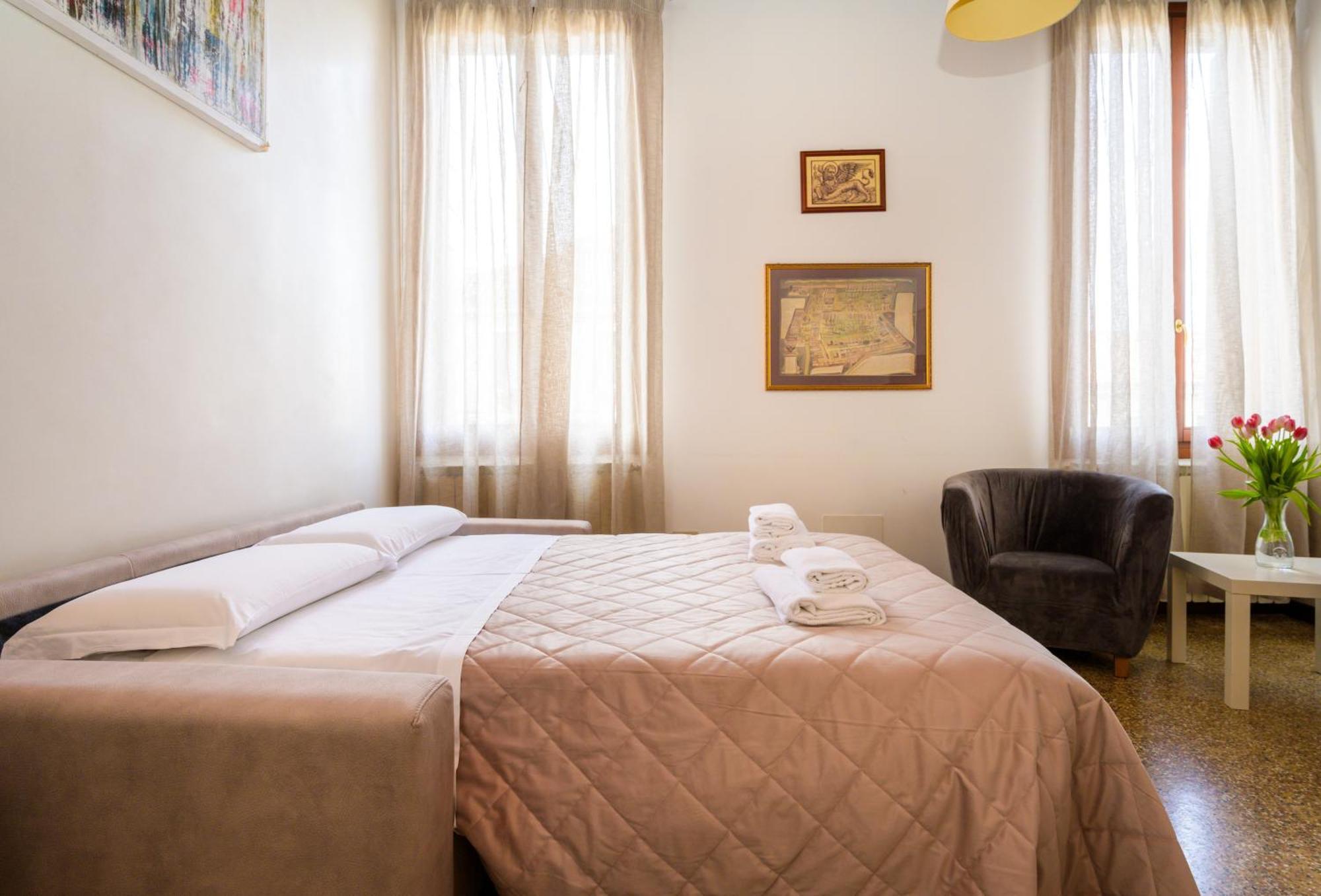 Apartment Ca Romite *