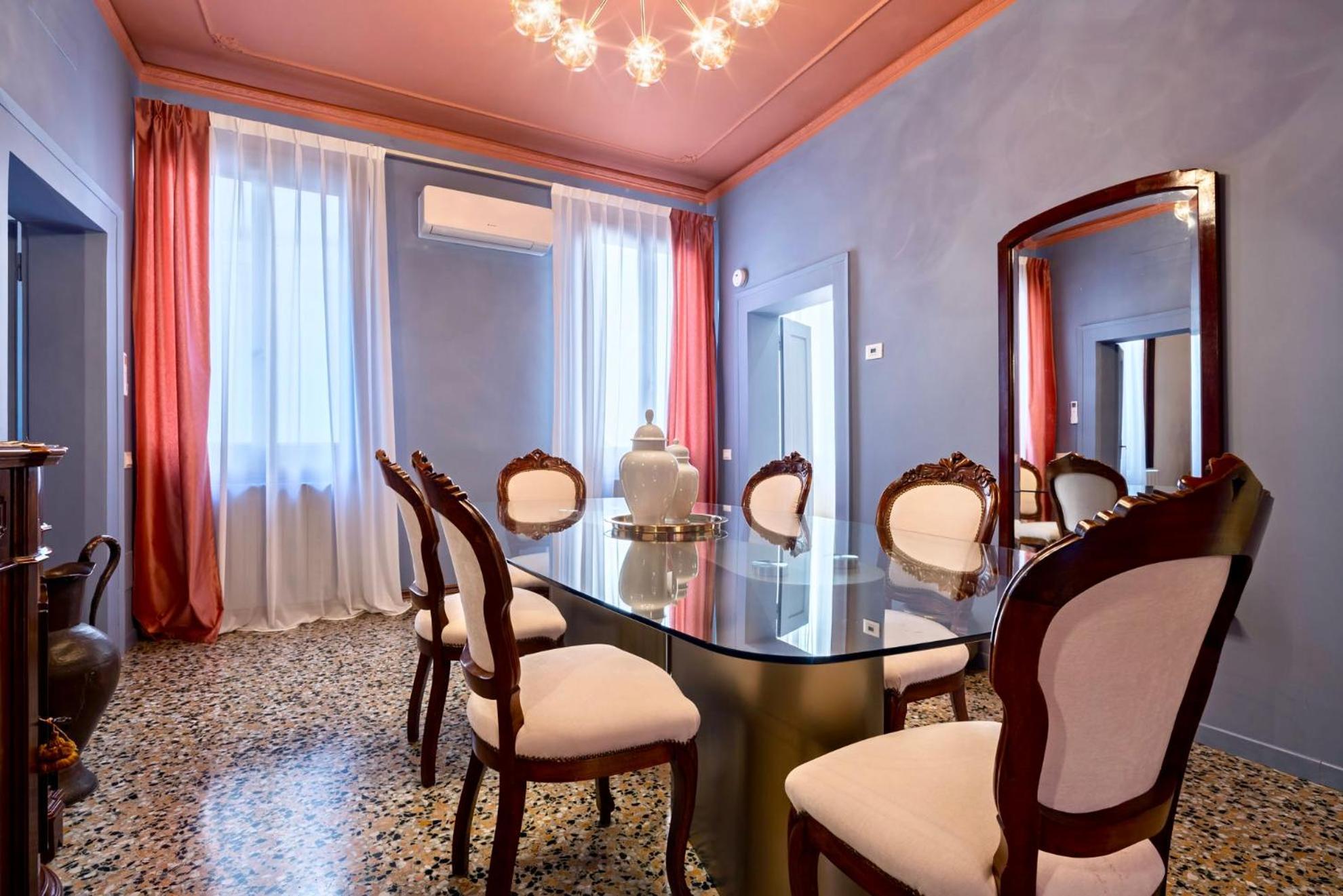 The Arsenal Large Apartment Venice