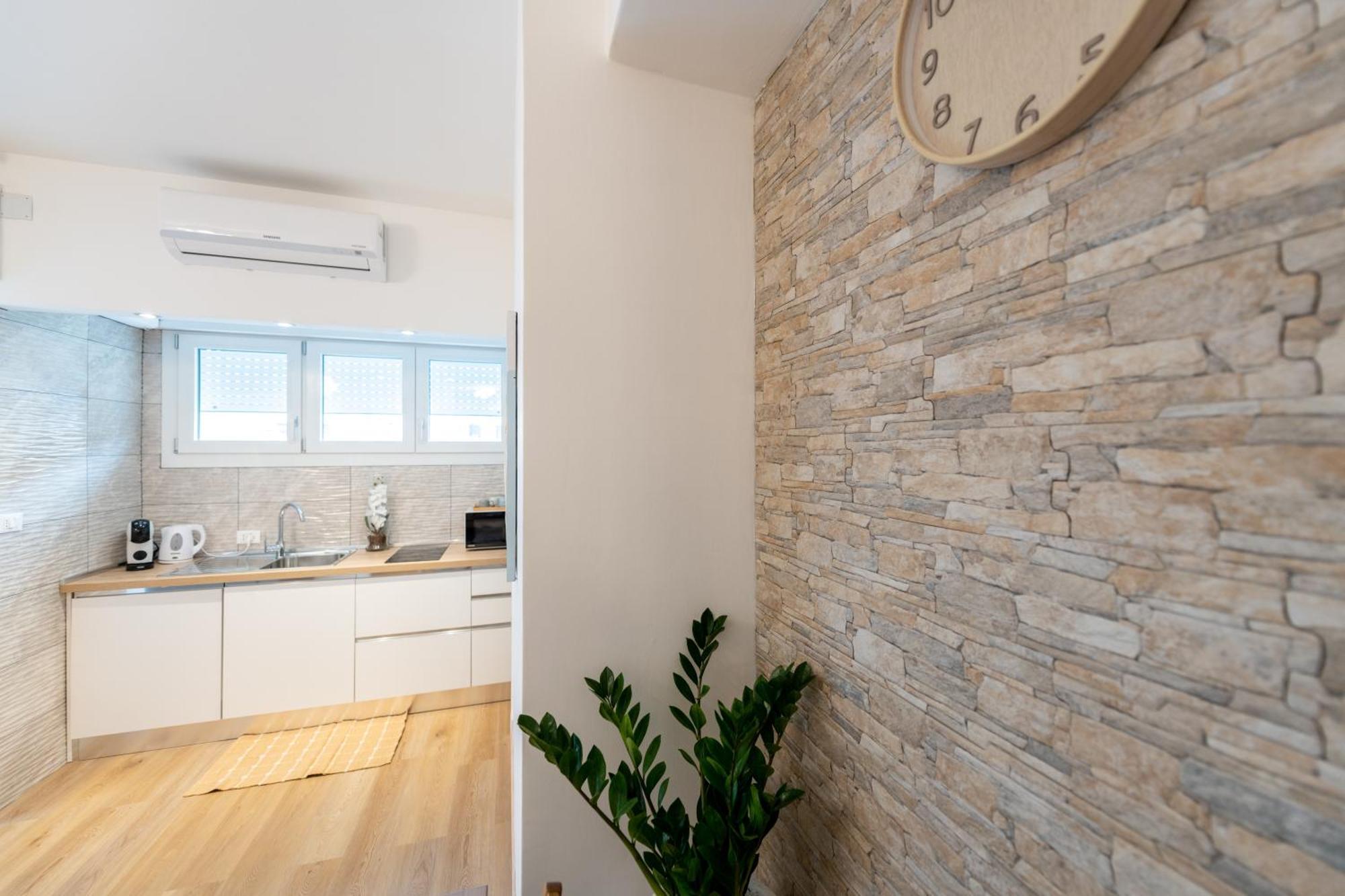 Lady Hana 2 Apartment