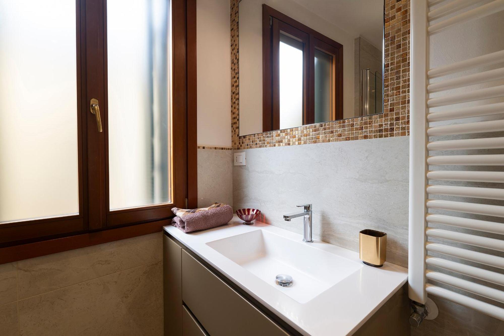 Stupendo Luxury Canal & Garden View Apartment *