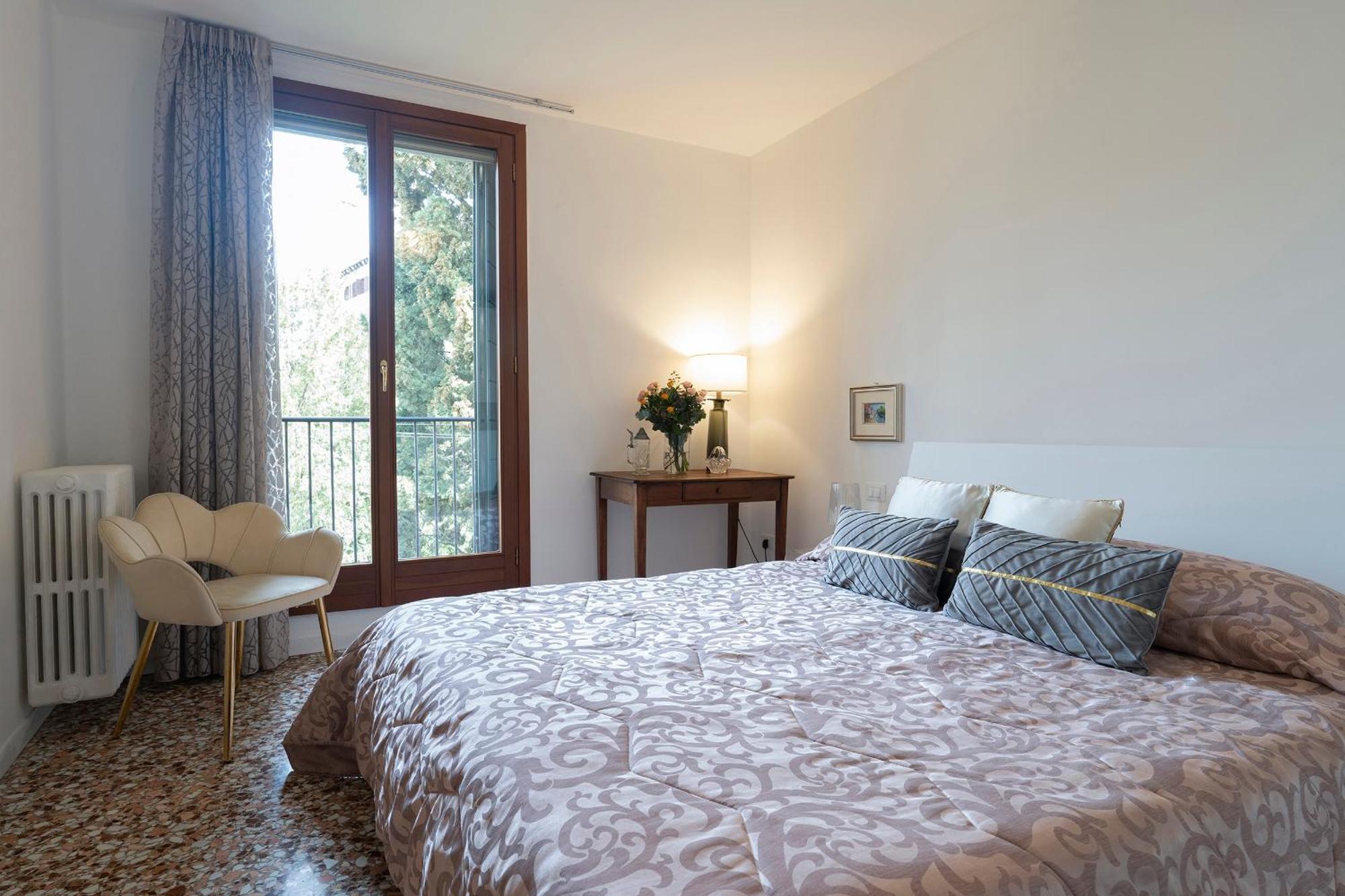 Stupendo Luxury Canal & Garden View Apartment *