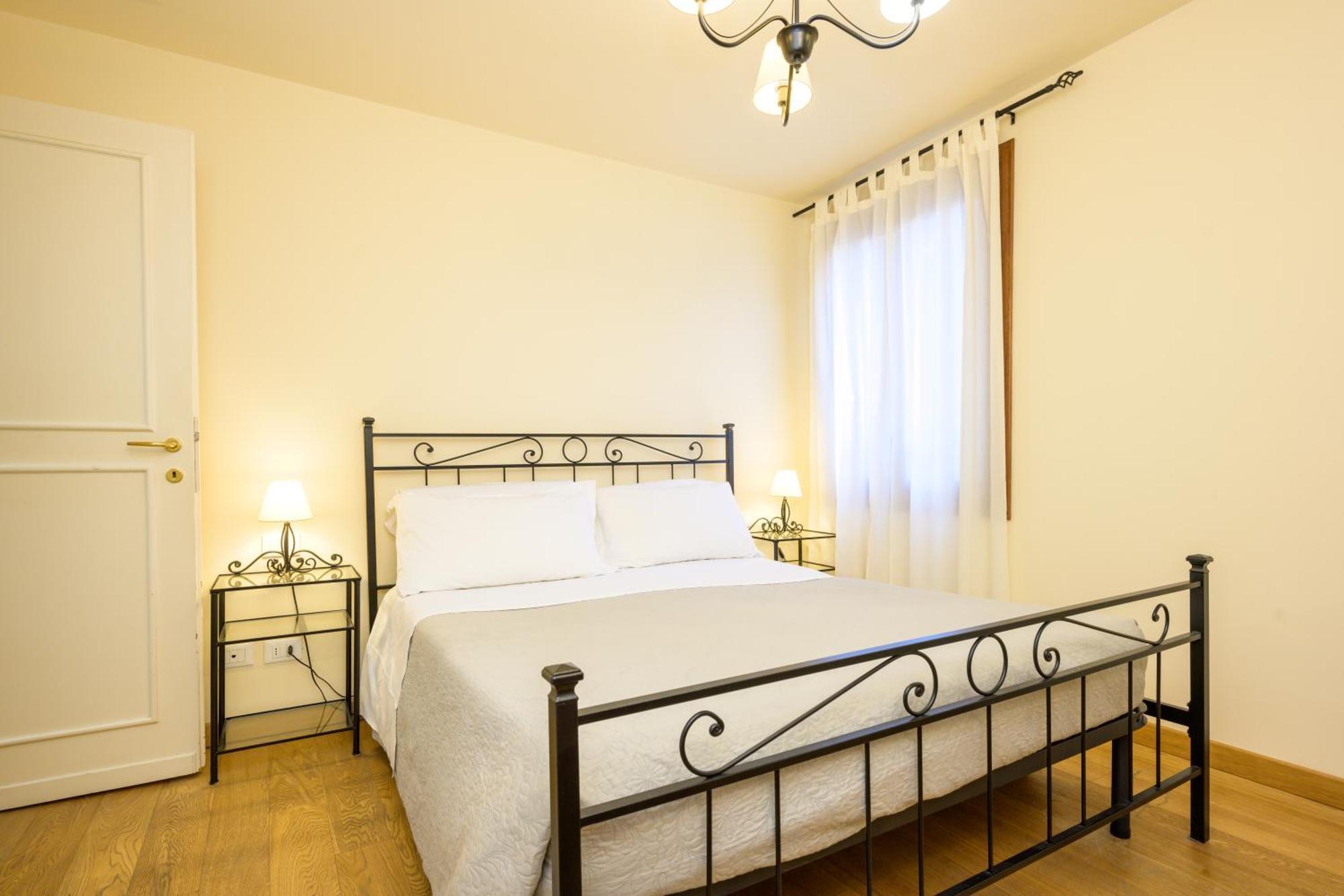 Ca' Frezzeria Apartment *
