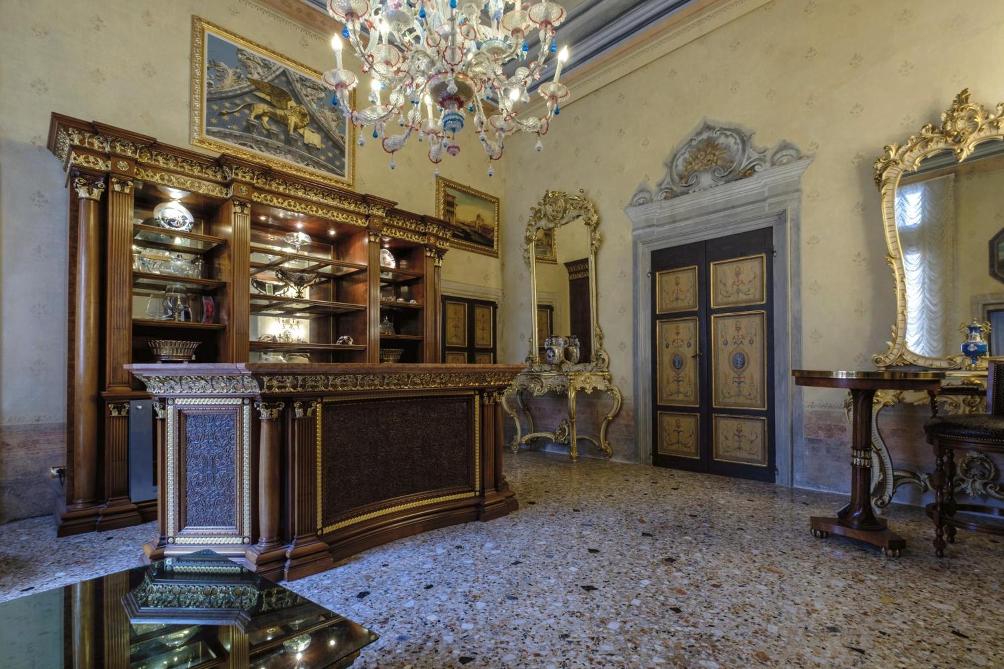 Palazzo Ca' Bernardo By Francesco Molon Guest house Venice