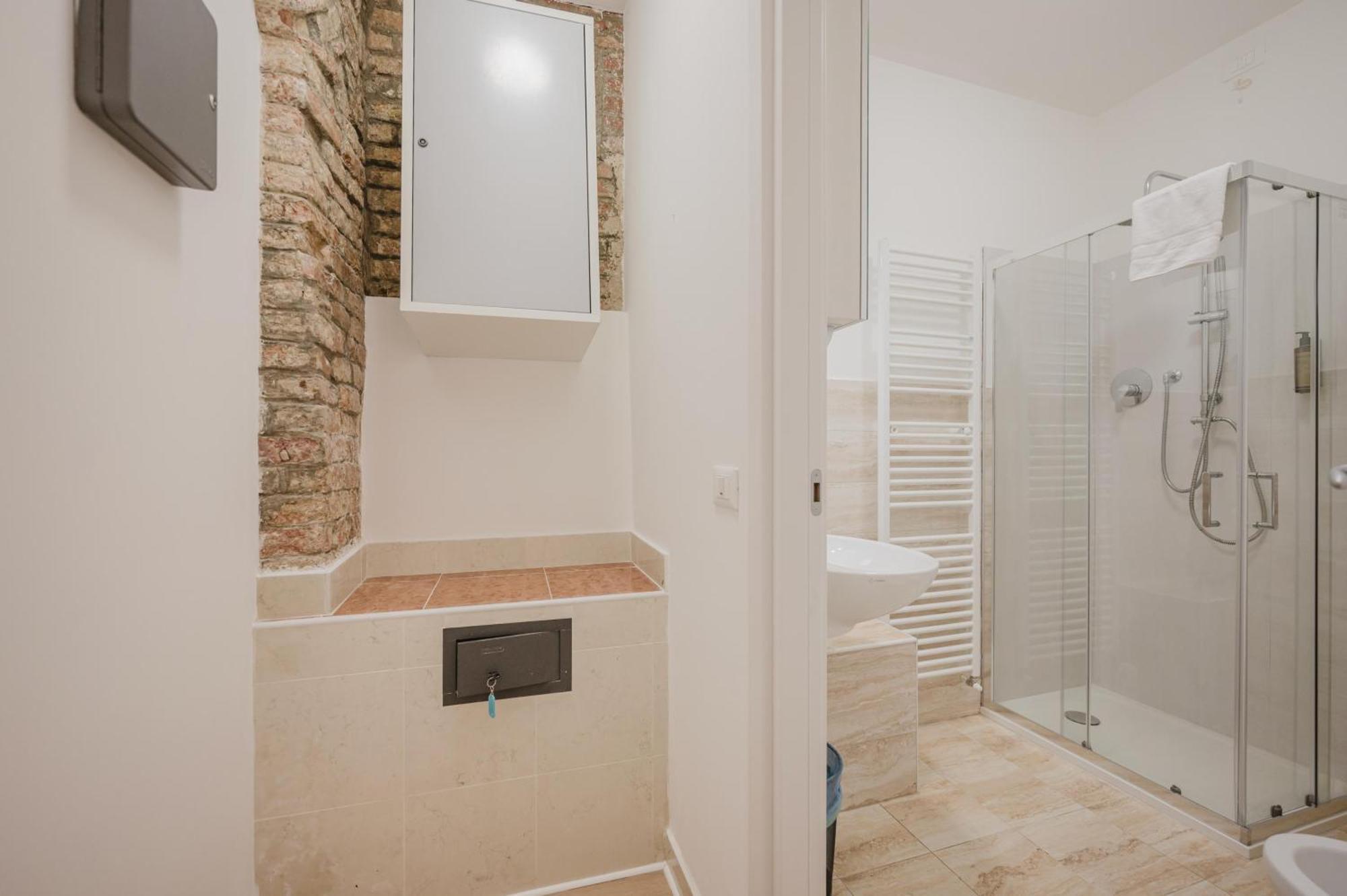 Rialto 707 Bed & Breakfast 2*