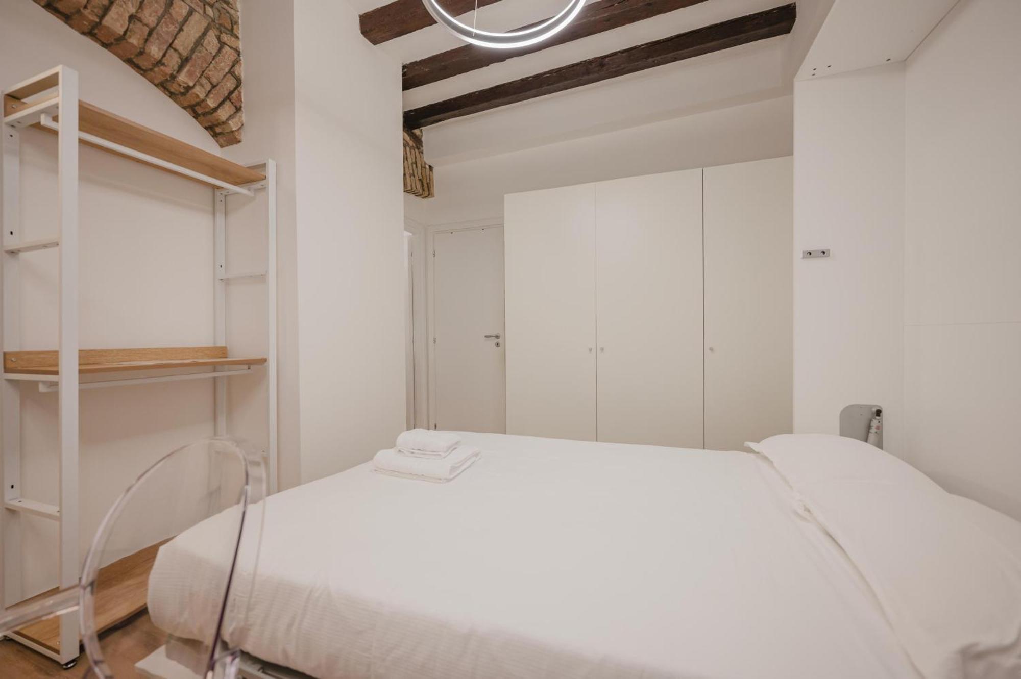 Rialto 707 Bed & Breakfast 2*