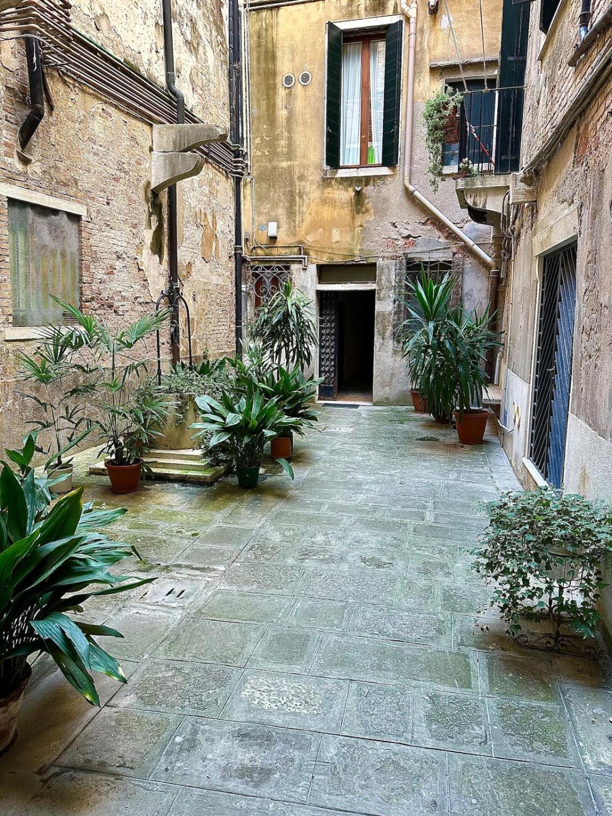 Apartment Campo San Polo Canal View *