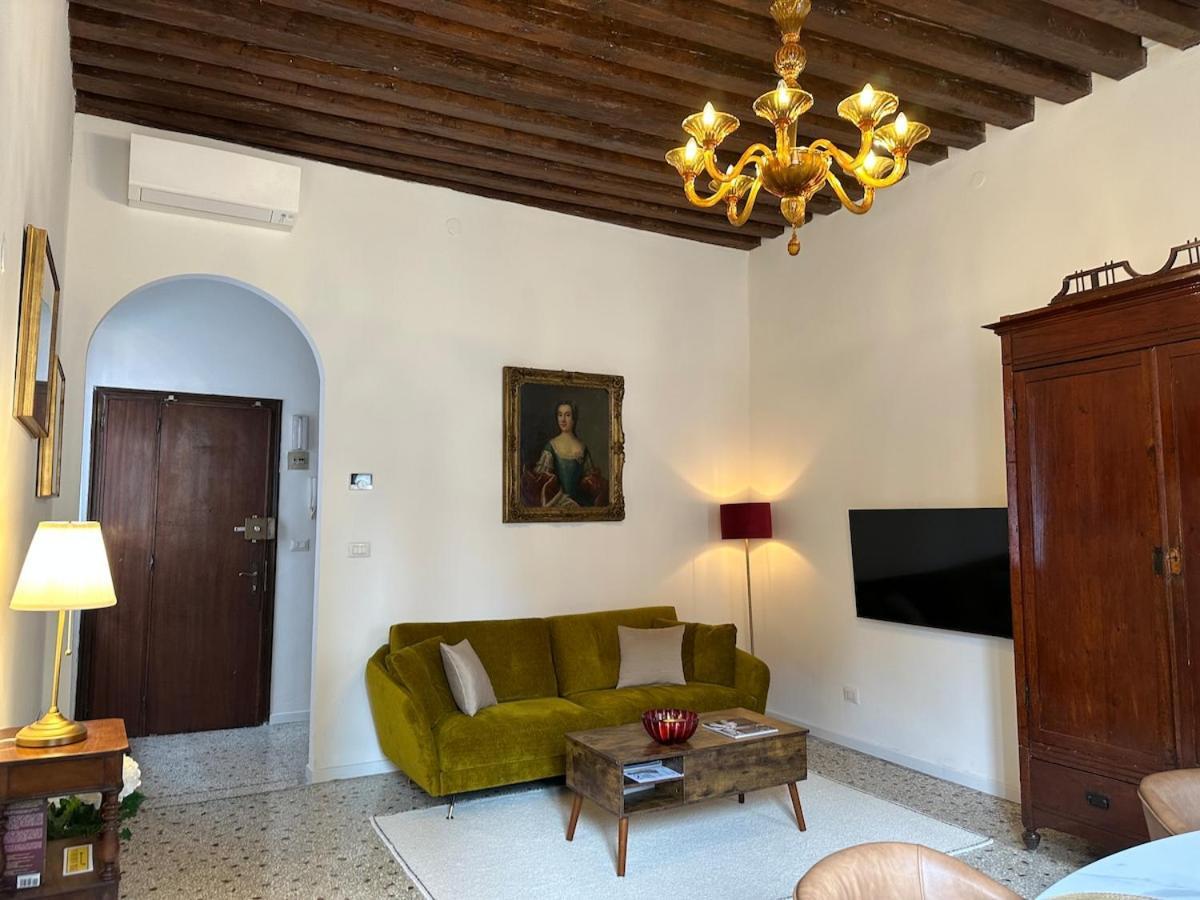 Apartment Campo San Polo Canal View