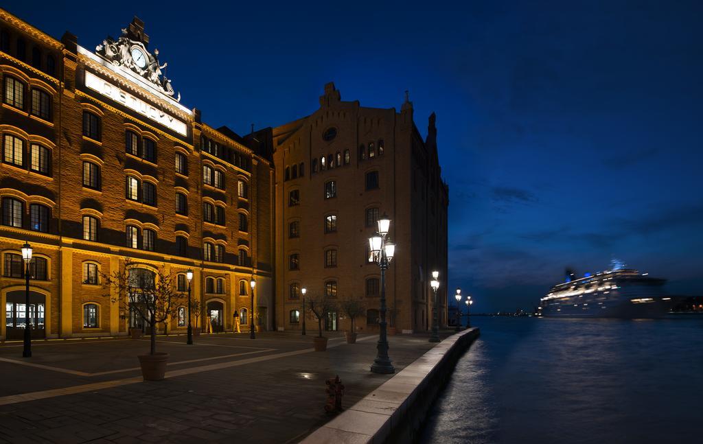 Molino Stucky Flat Apartment *
