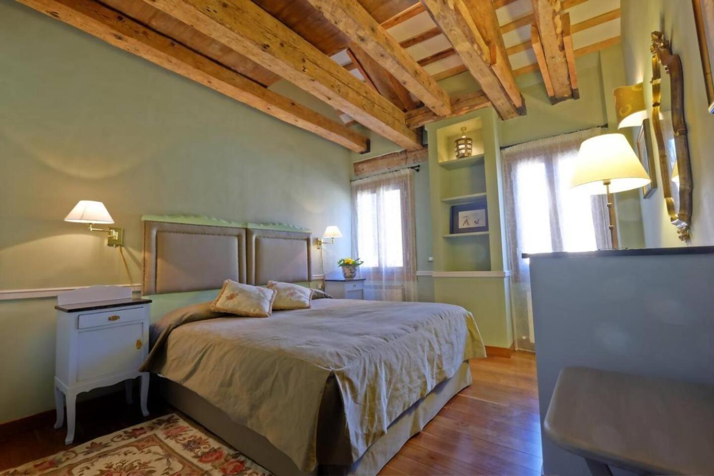Apartment Campanile Canonica Design House Venice