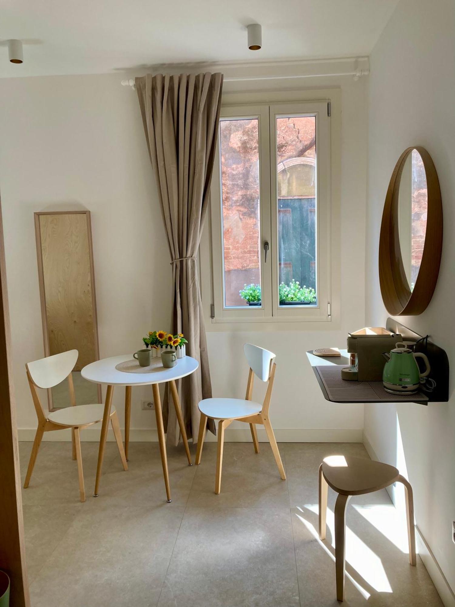 Hinc Domus - Historical Center Guest house