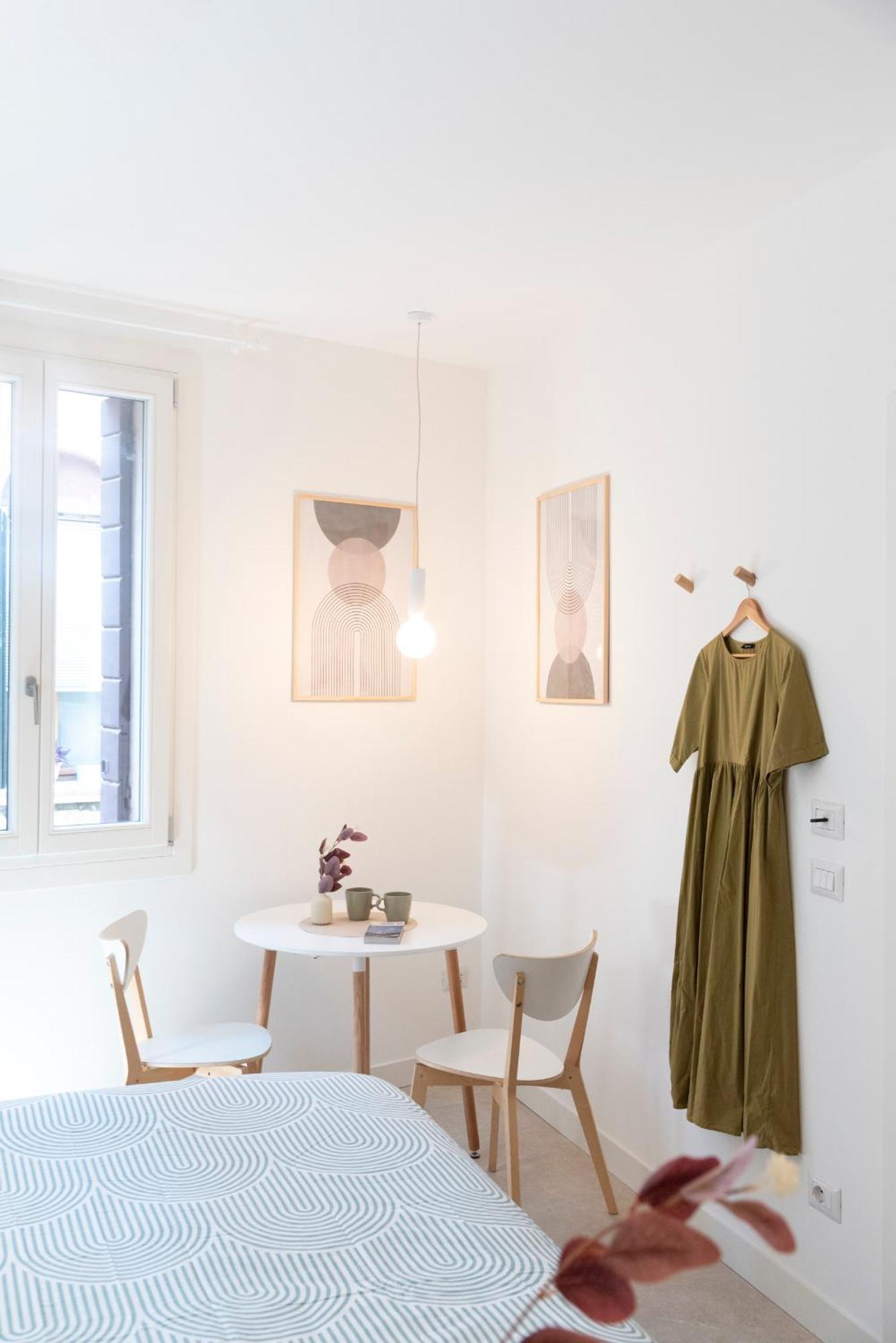 Hinc Domus - Historical Center Guest house *