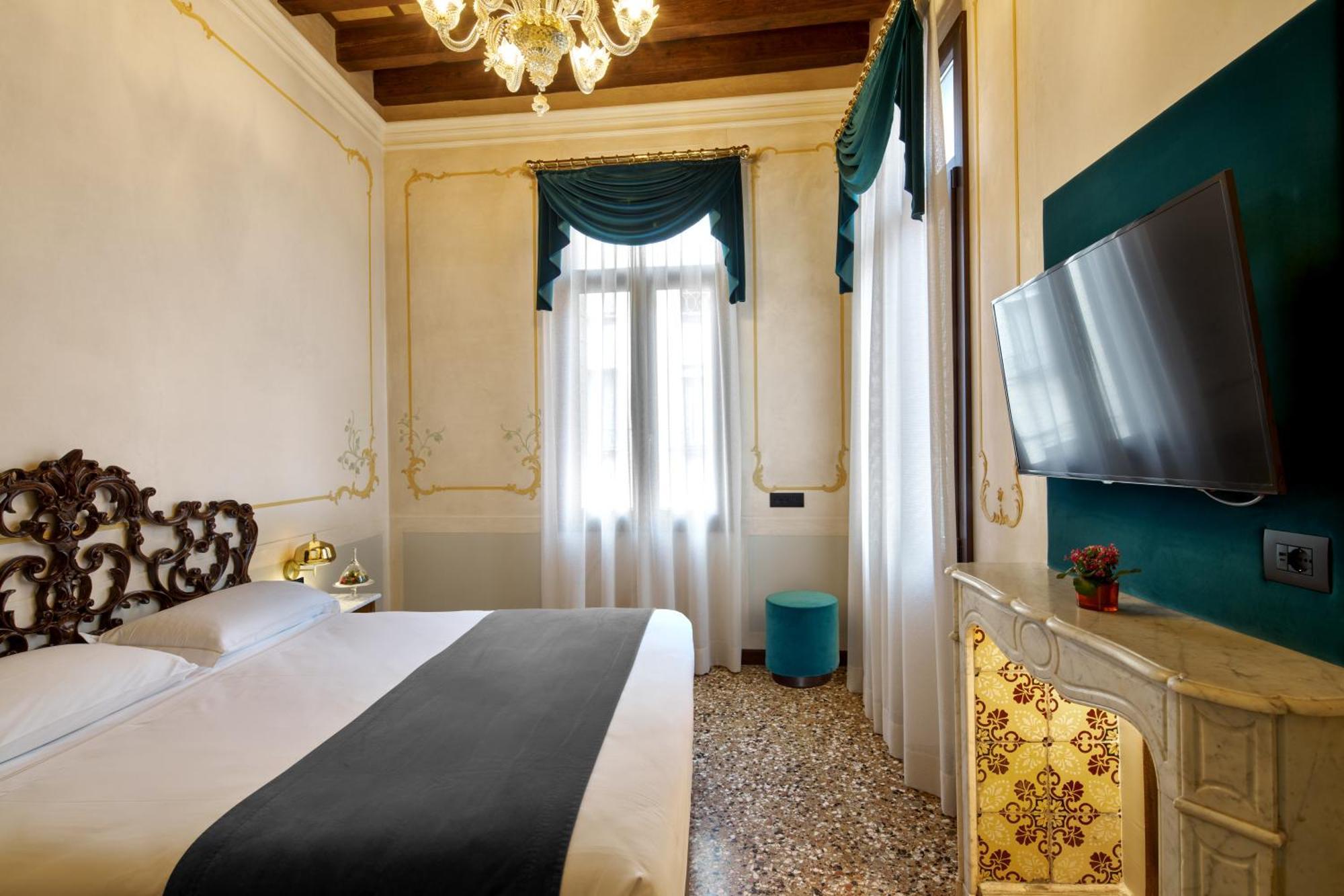 Hotel Unahotels Ala Venezia-adults 16 3*