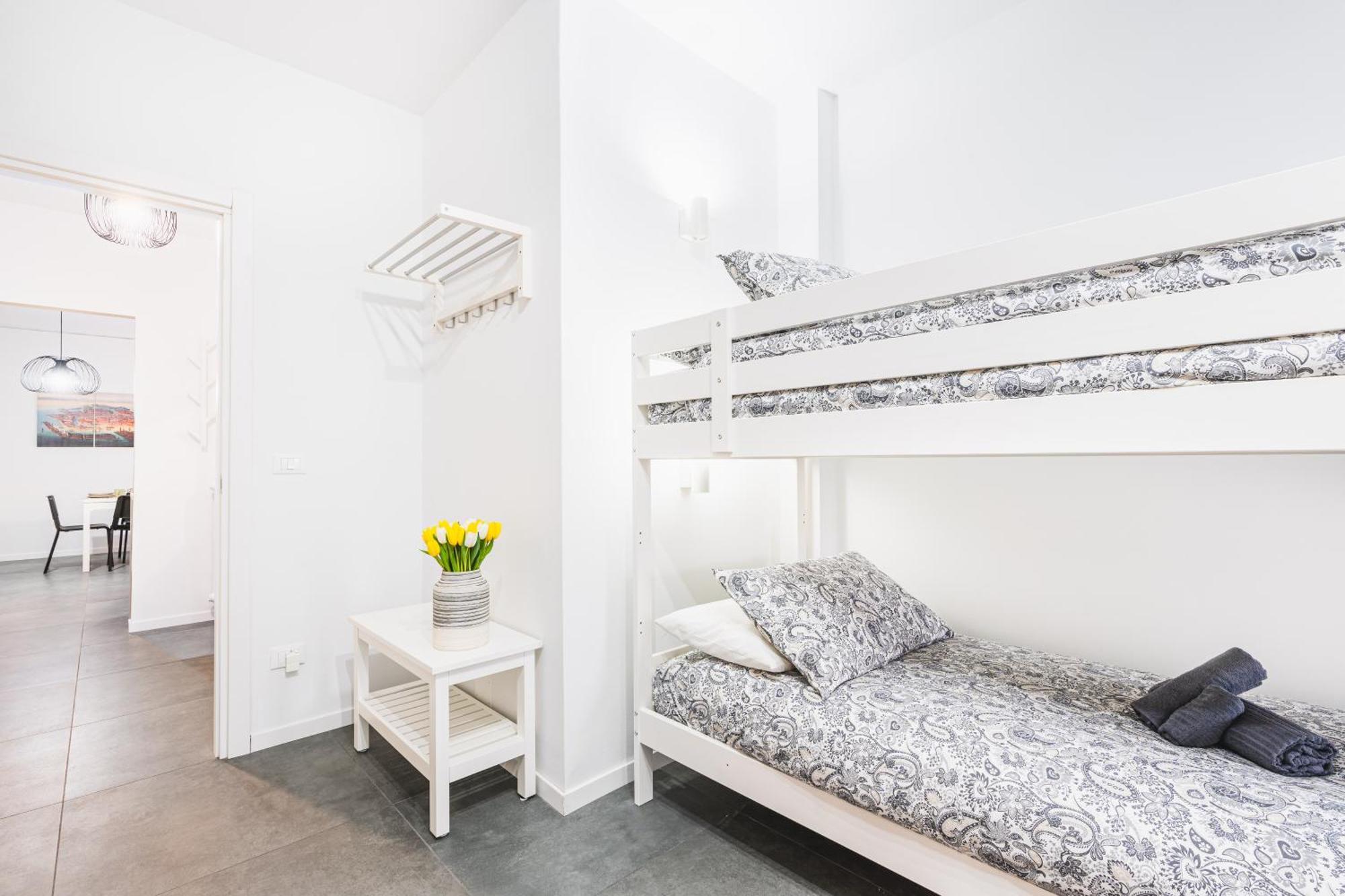 Apartment 7 Beds, Minutes From Venice, Not To Be Missed