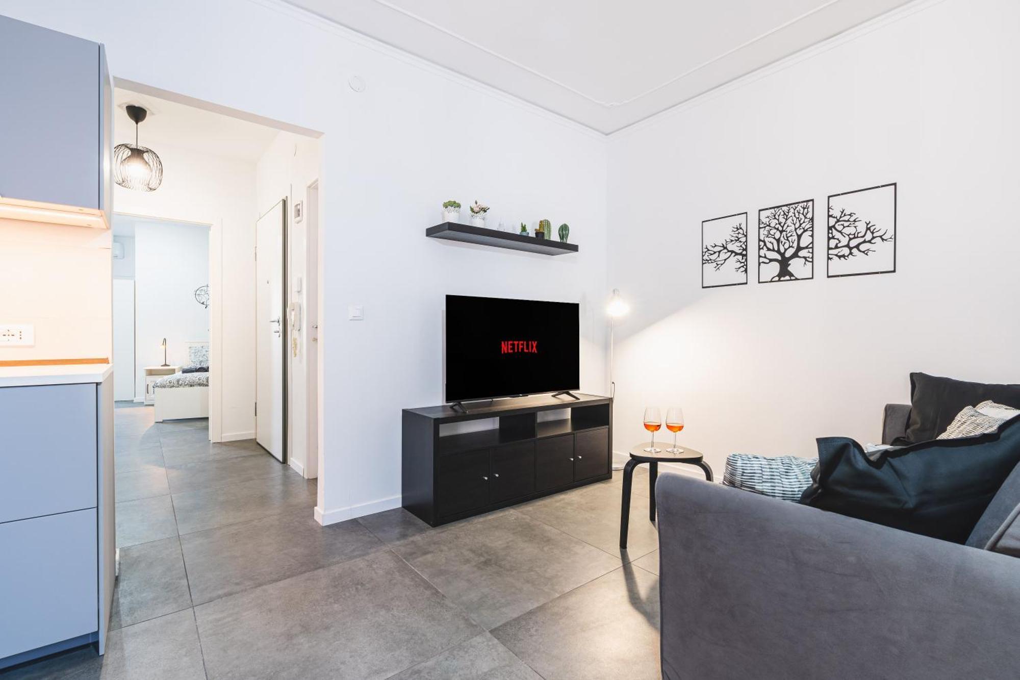 7 Beds, Minutes From Venice, Not To Be Missed *
