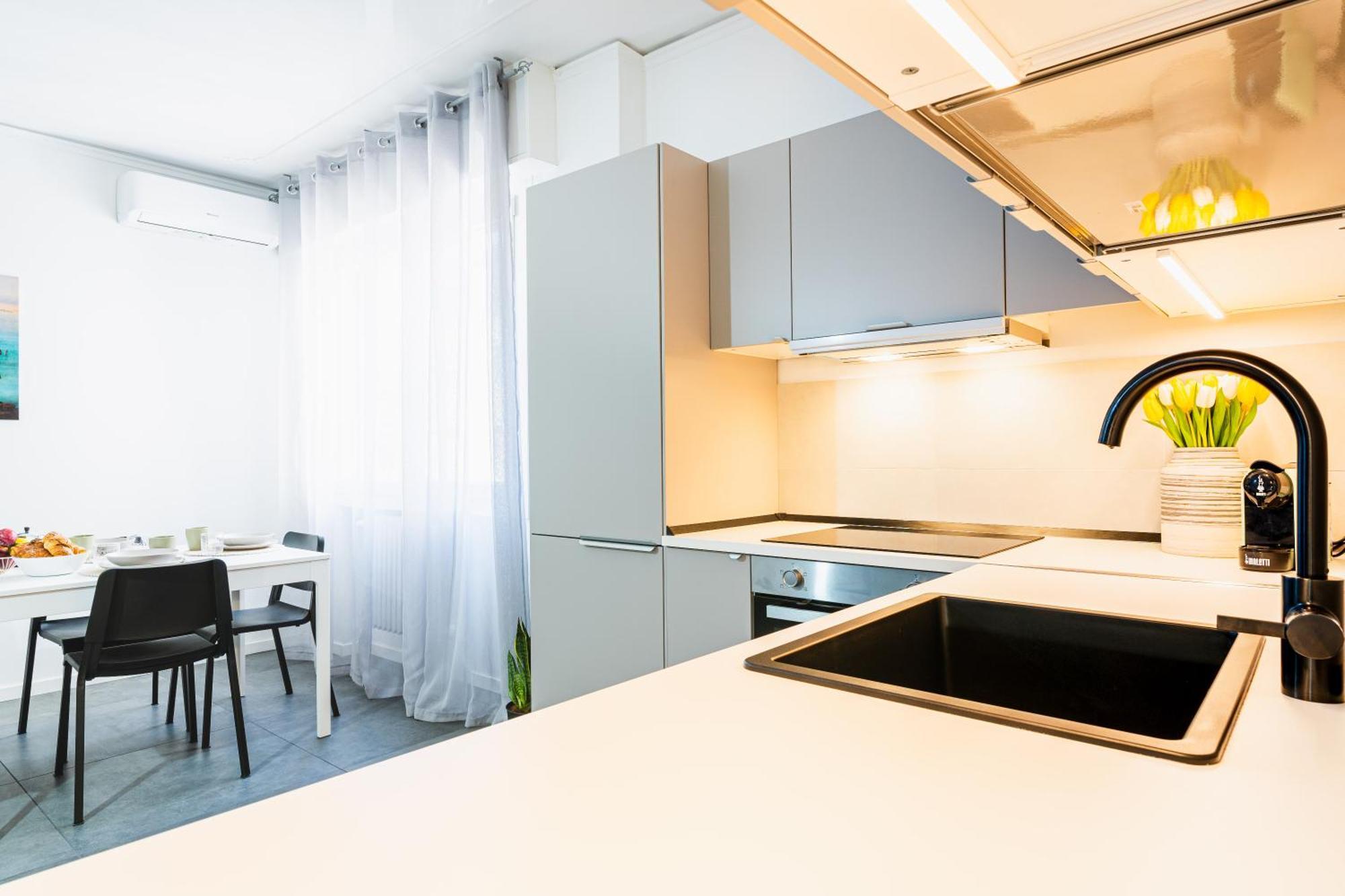 7 Beds, Minutes From Venice, Not To Be Missed *
