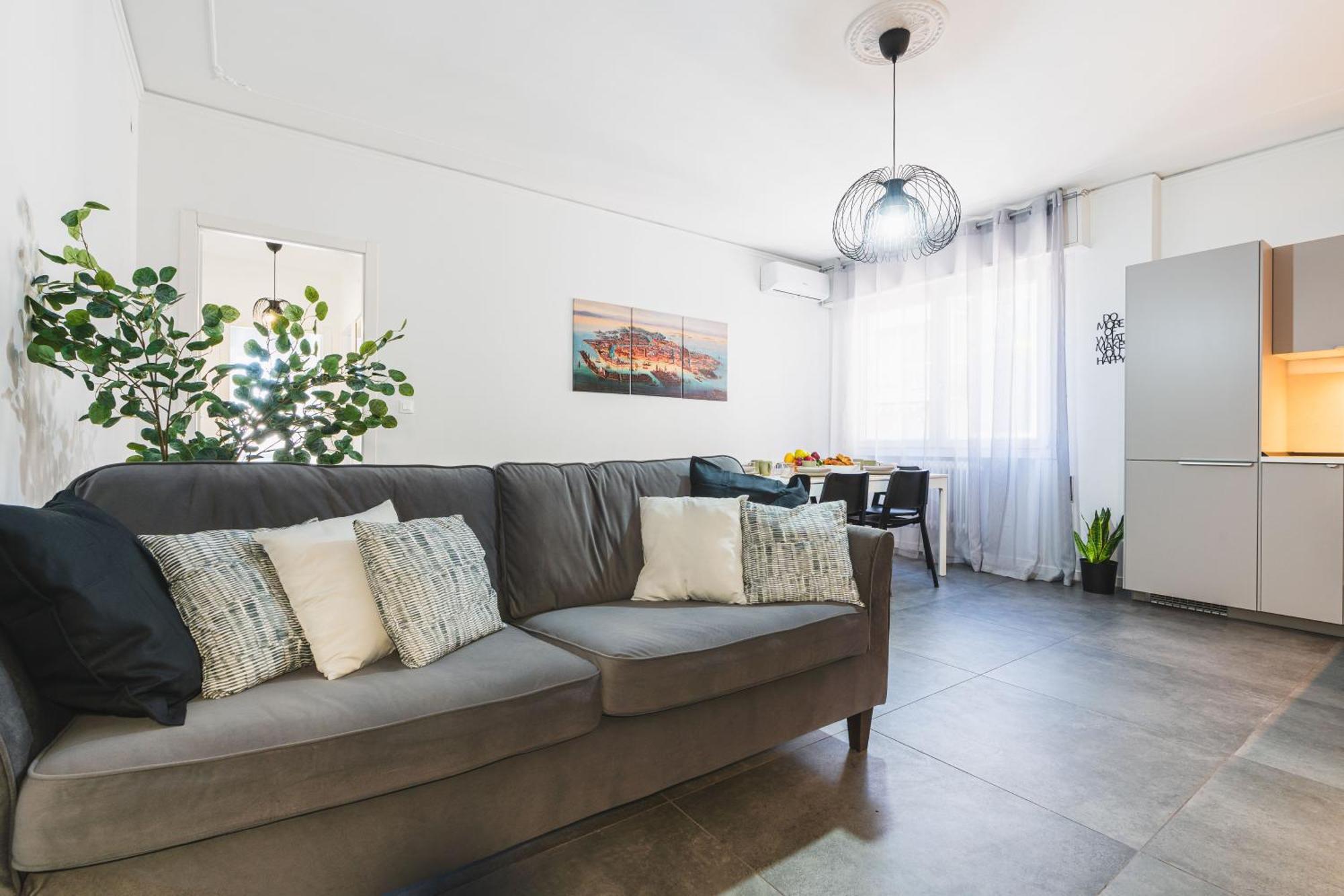 7 Beds, Minutes From Venice, Not To Be Missed Venice