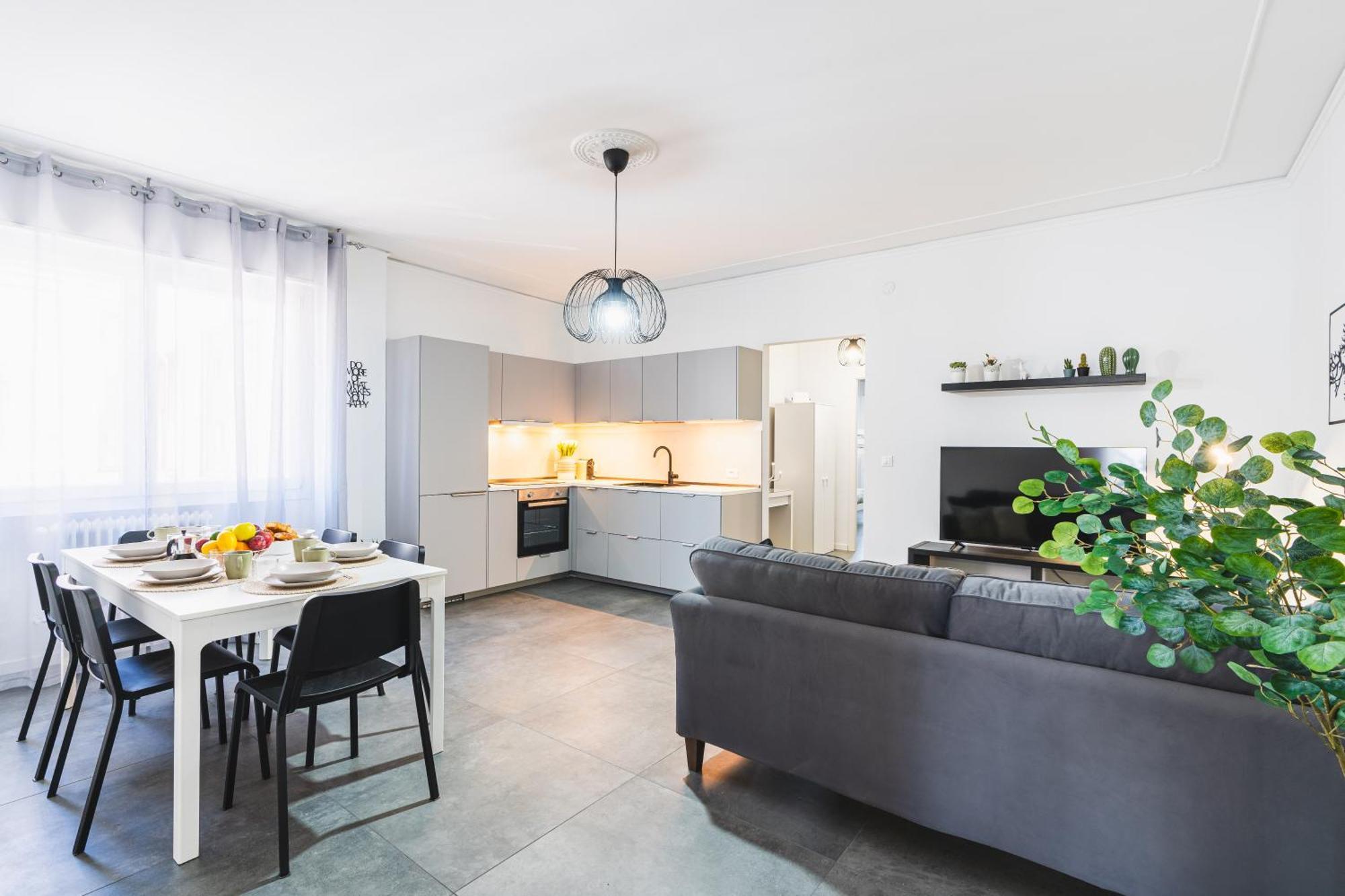 7 Beds, Minutes From Venice, Not To Be Missed Venice
