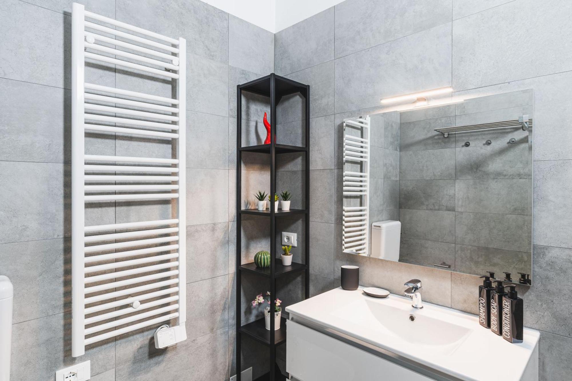 7 Beds, Minutes From Venice, Not To Be Missed Venice