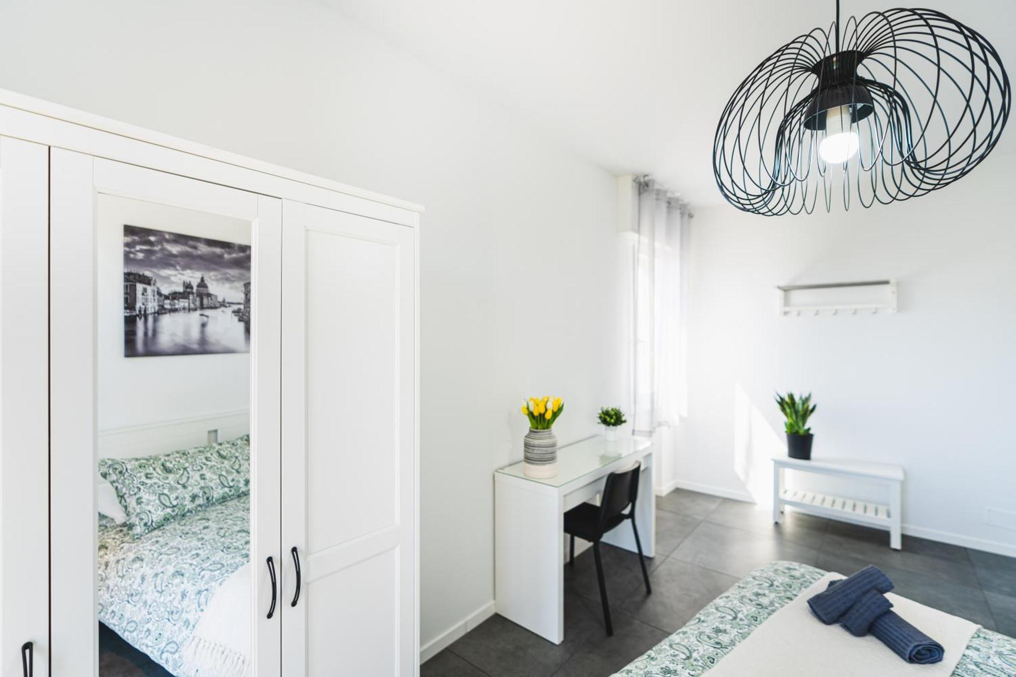 7 Beds, Minutes From Venice, Not To Be Missed * Venice