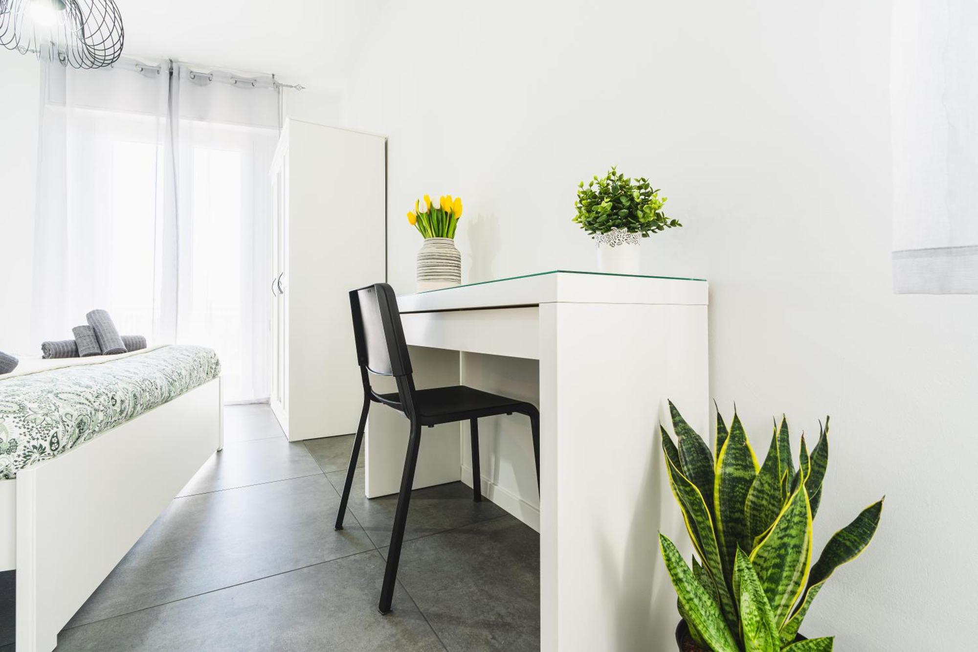 Apartment 7 Beds, Minutes From Venice, Not To Be Missed *