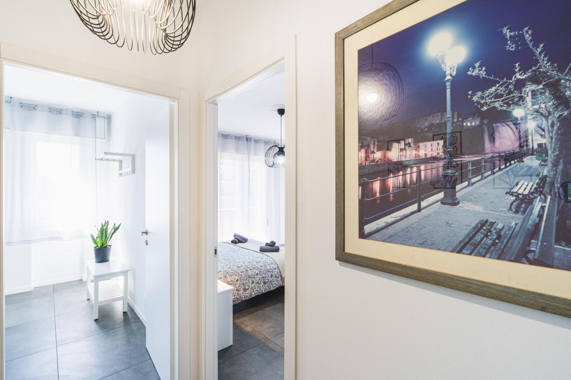 7 Beds, Minutes From Venice, Not To Be Missed Apartment