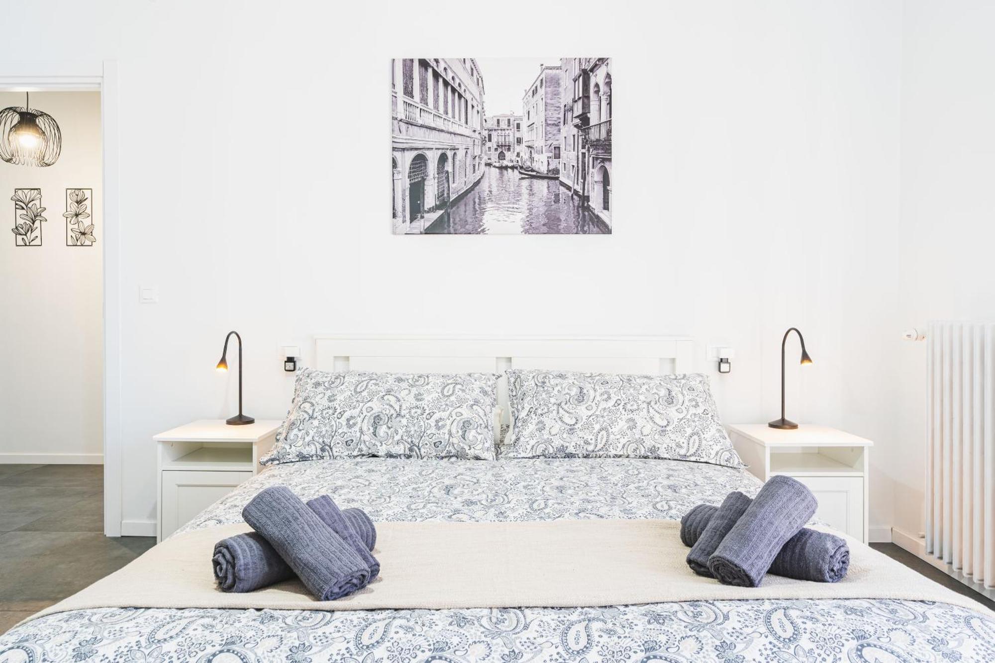 Apartment 7 Beds, Minutes From Venice, Not To Be Missed Venice