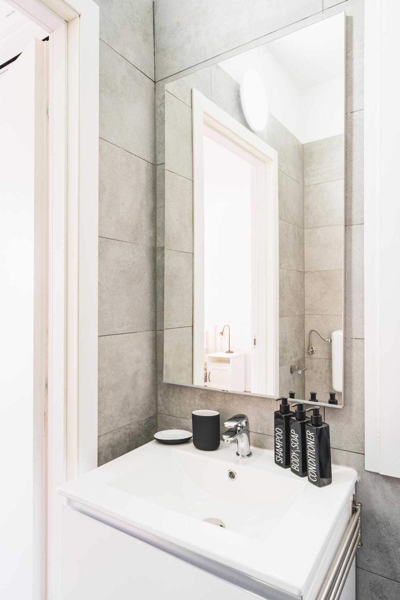 7 Beds, Minutes From Venice, Not To Be Missed *