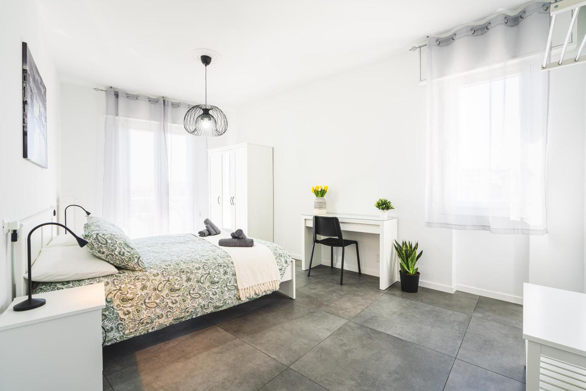 7 Beds, Minutes From Venice, Not To Be Missed *